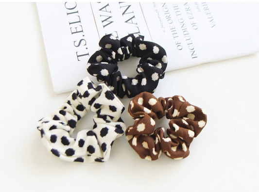 Dotty Scrunchie